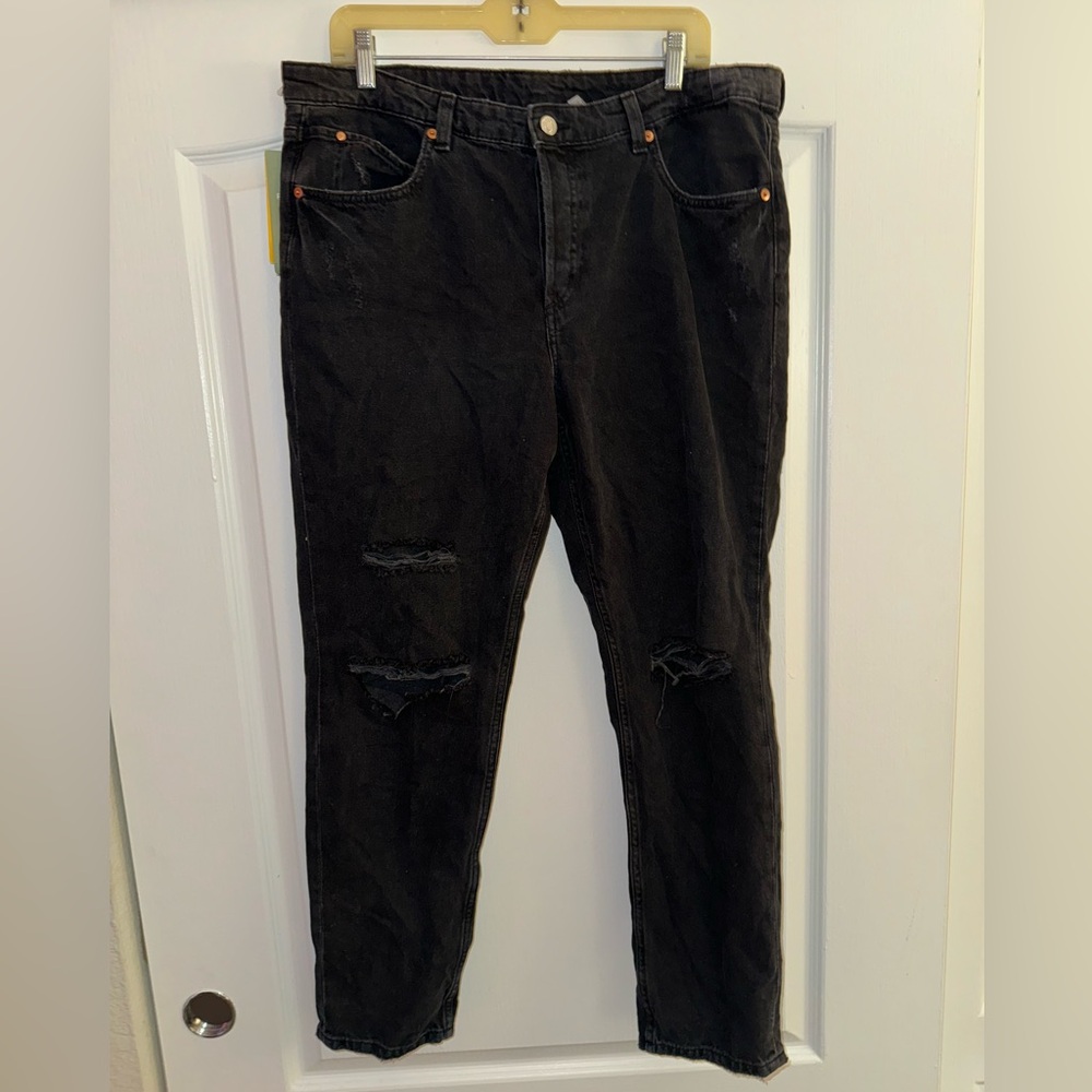 H&M distressed Women’s boyfriend jeans